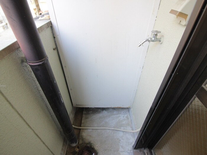 物件内観写真13　(洗濯機置場)