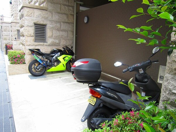 バイク置き場