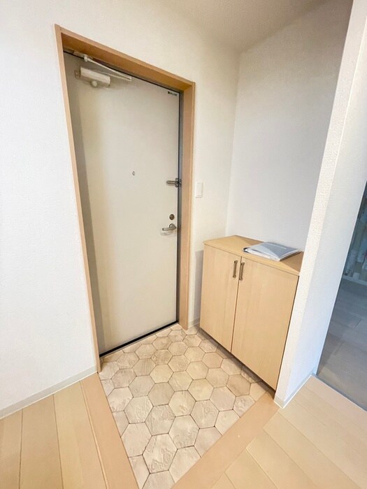 物件内観写真18　(玄関)