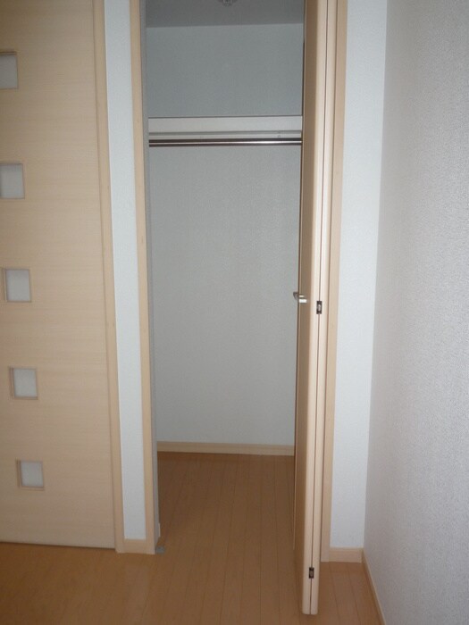 物件内観写真10　(収納)