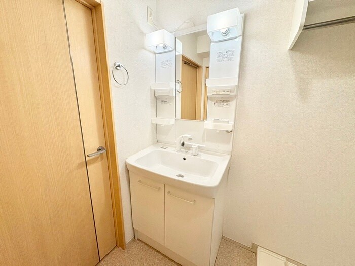 物件内観写真11　(洗面)