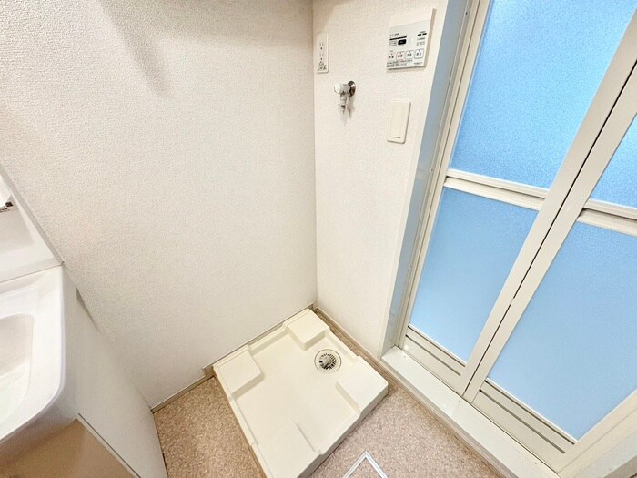 物件内観写真17　(洗濯機置場)