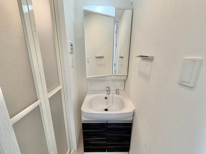 物件内観写真11　(洗面)