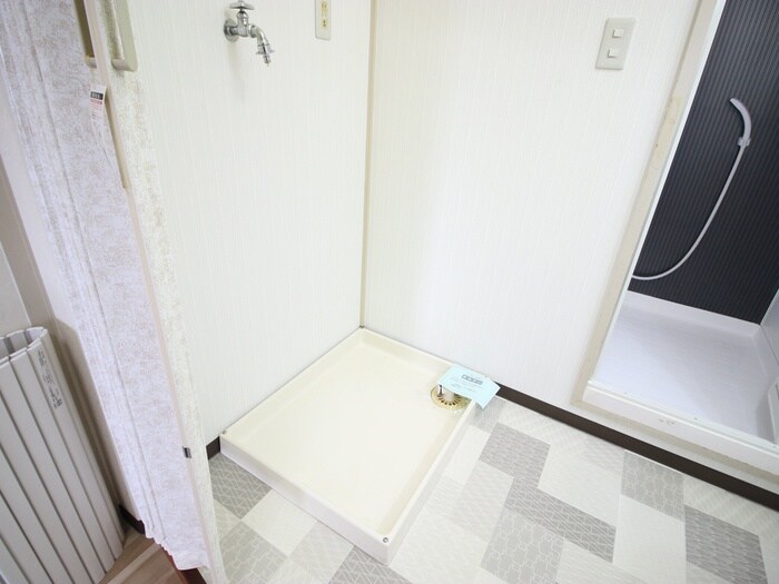 物件内観写真11　(洗濯機置場)