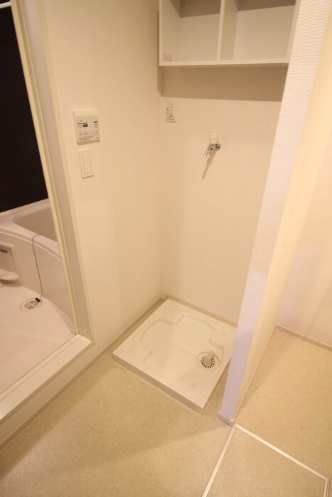 物件内観写真11　(洗濯機置場)