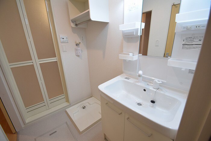 物件内観写真8　(洗面)