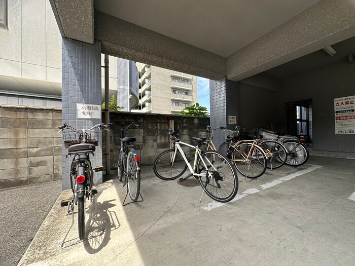 物件外観写真6　(駐輪場)