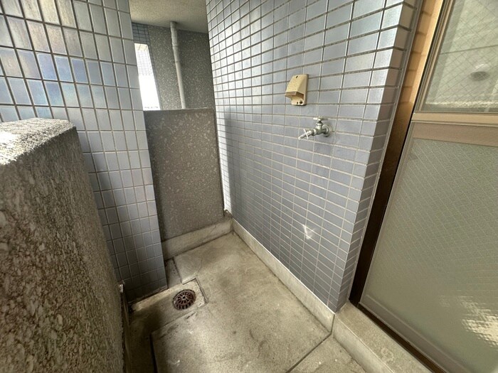 物件内観写真10　(洗濯機置場)