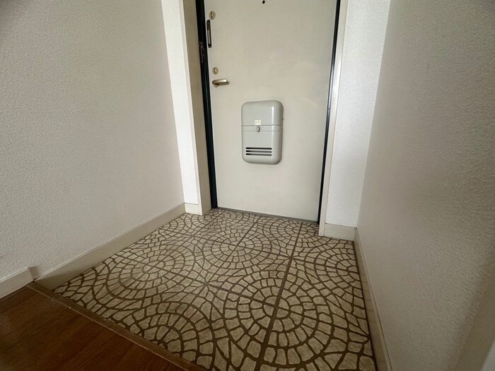 物件内観写真15　(玄関)