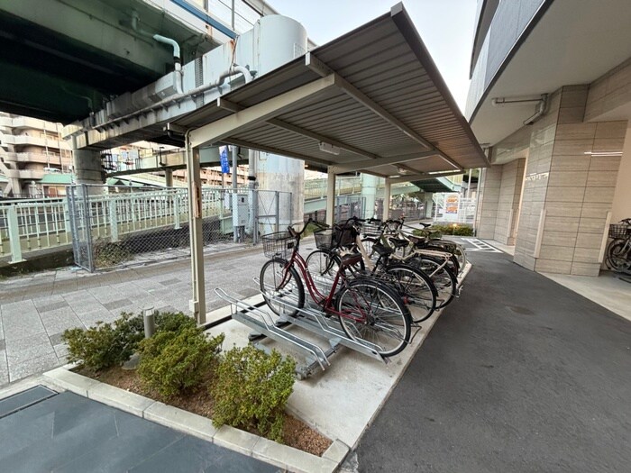物件外観写真6　(駐輪場)