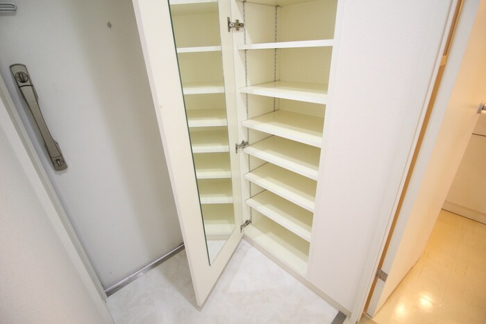 物件内観写真15　(靴箱)