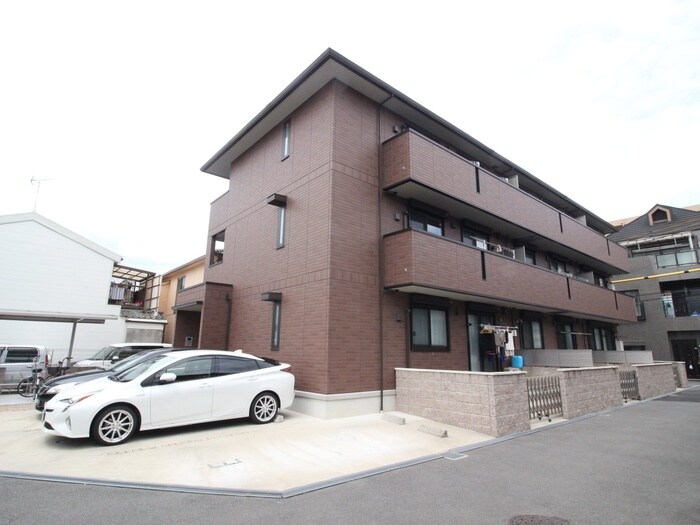 物件外観写真6　(駐車場)