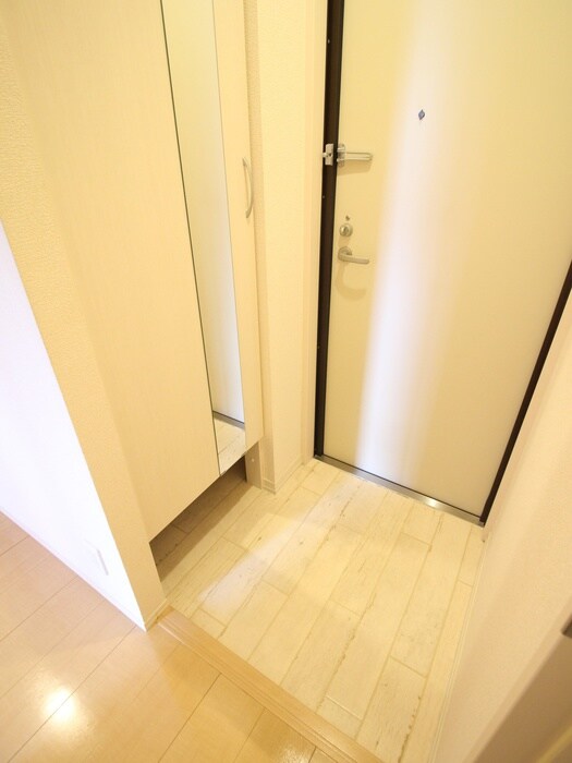 物件内観写真15　(玄関)