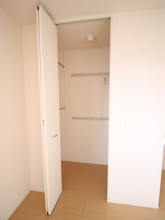 物件内観写真15　(収納)