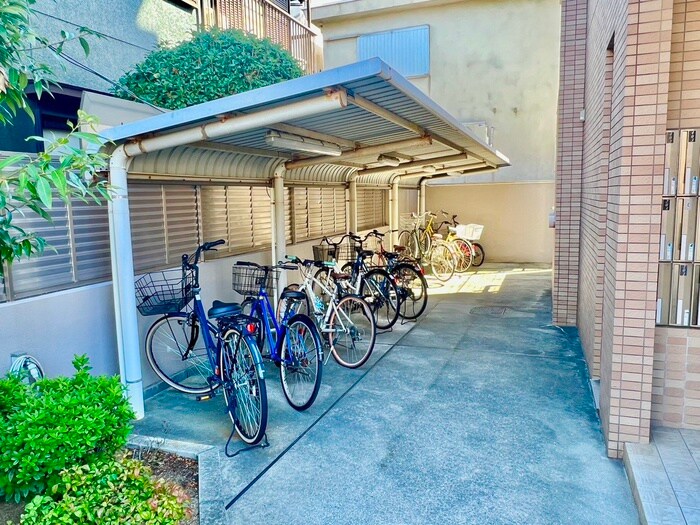 物件外観写真3　(駐輪場)