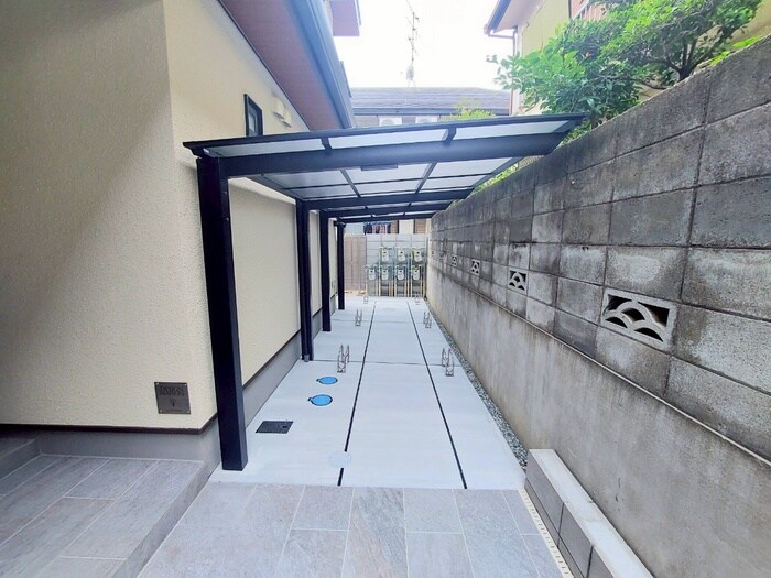 物件外観写真5　(駐輪場)