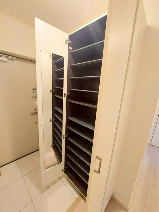 物件内観写真15　(靴箱)