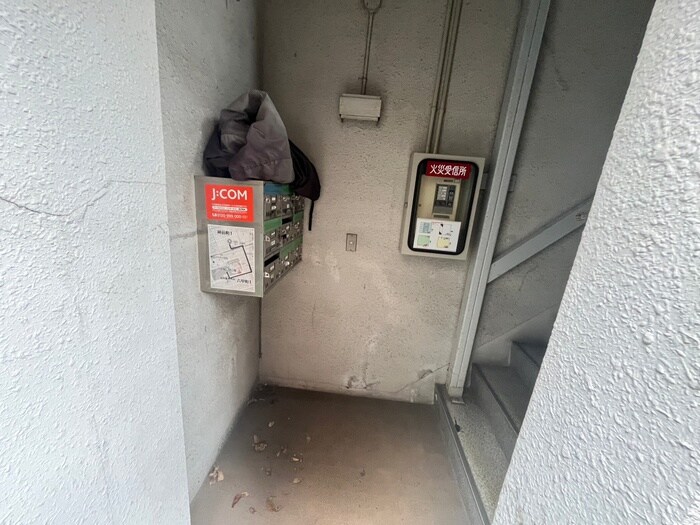 物件外観写真5　(エントランス部分)