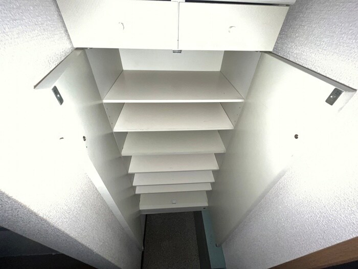 物件内観写真15　(靴箱)