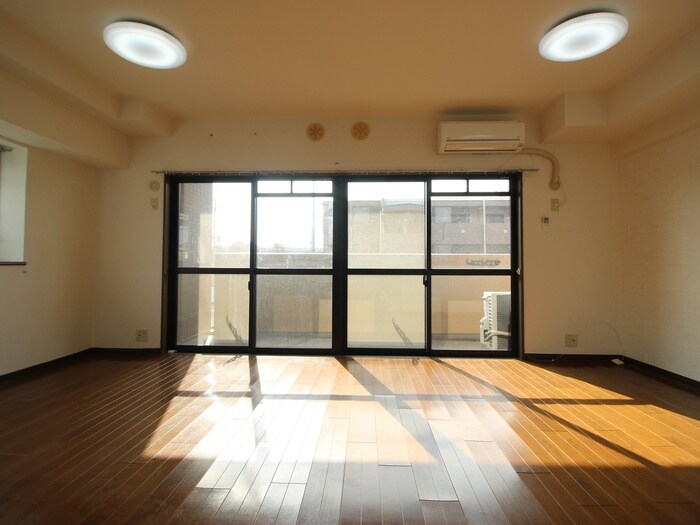 物件内観写真7　(居室)