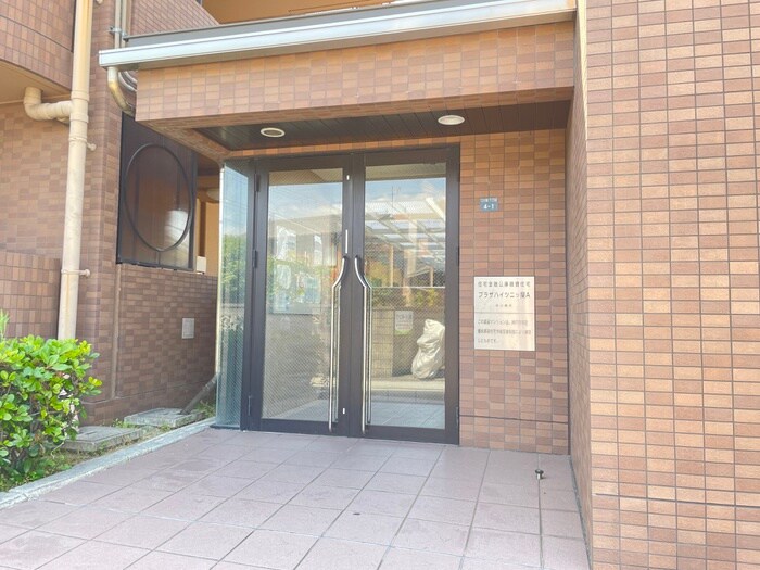 物件外観写真6　(エントランス部分)