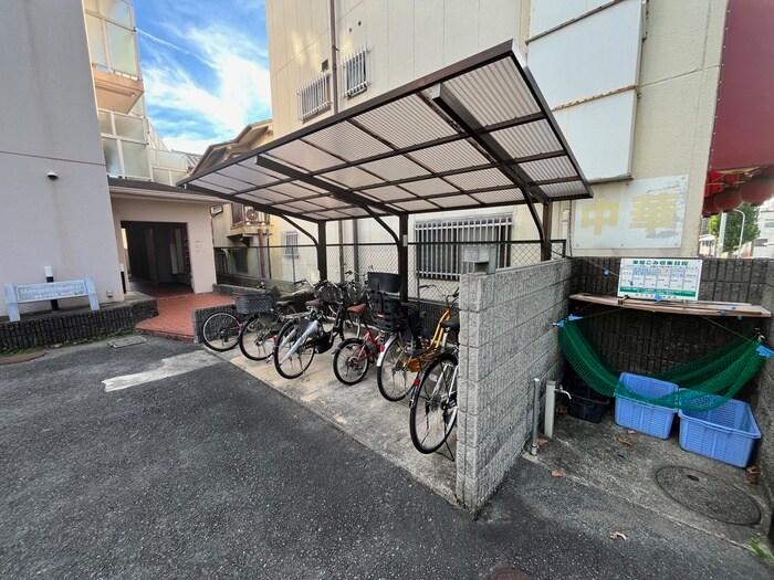 物件外観写真5　(駐輪場)