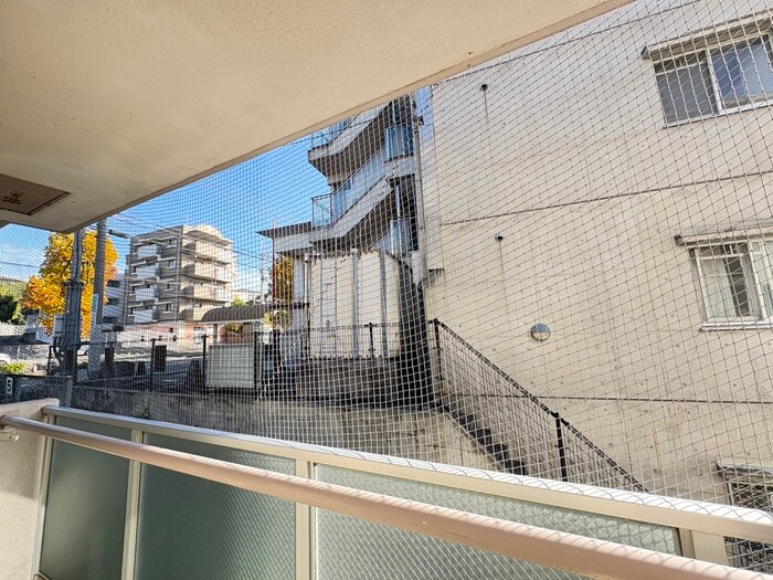 物件内観写真22　(室内からの展望)