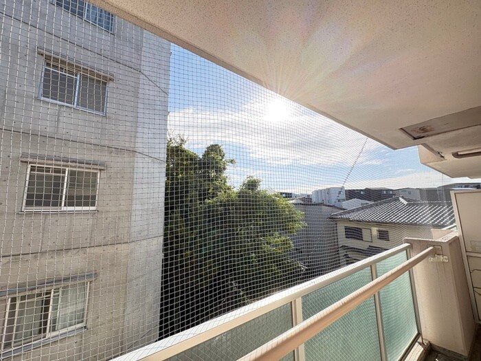 物件内観写真22　(室内からの展望)