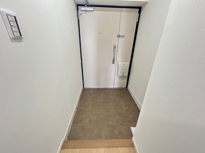物件内観写真11　(玄関)