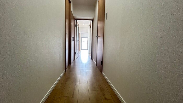 物件内観写真12　(廊下)