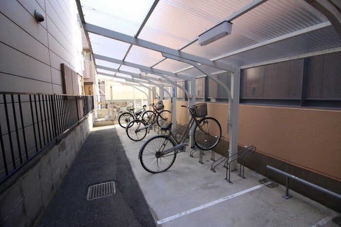 物件外観写真3　(駐輪場)
