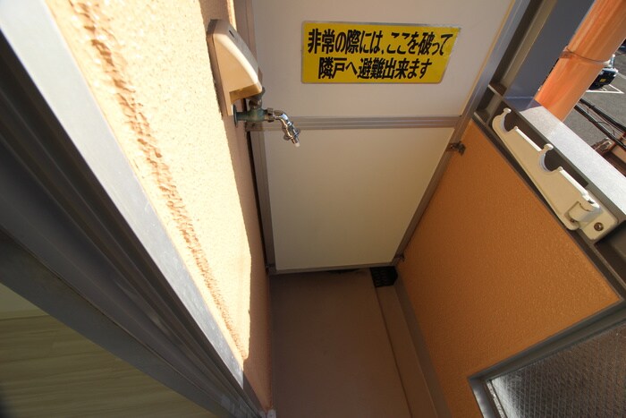 物件内観写真10　(洗濯機置場)