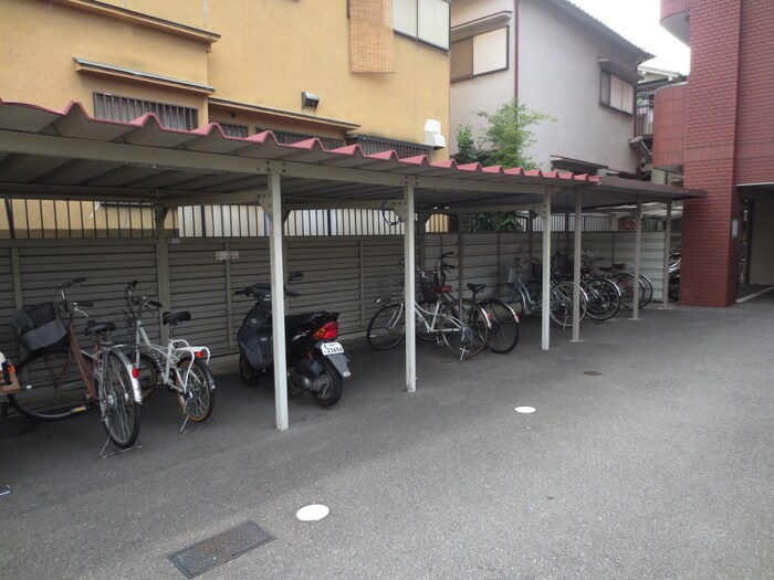 物件外観写真3　(駐輪場)