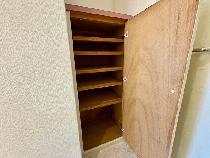 物件内観写真16　(靴箱)