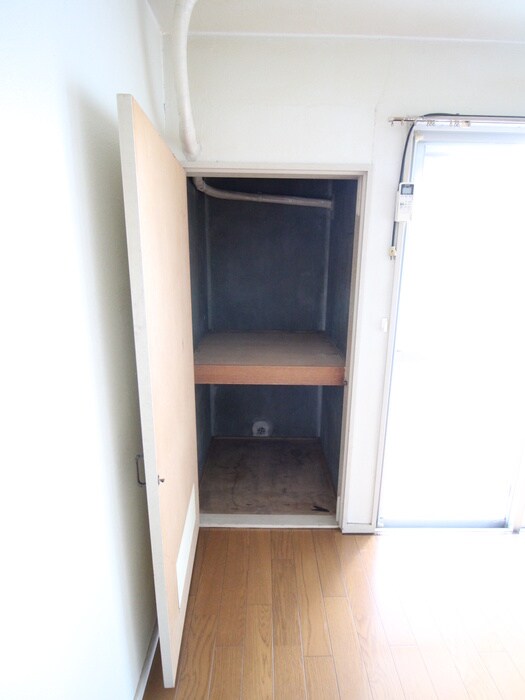 物件内観写真12　(収納)