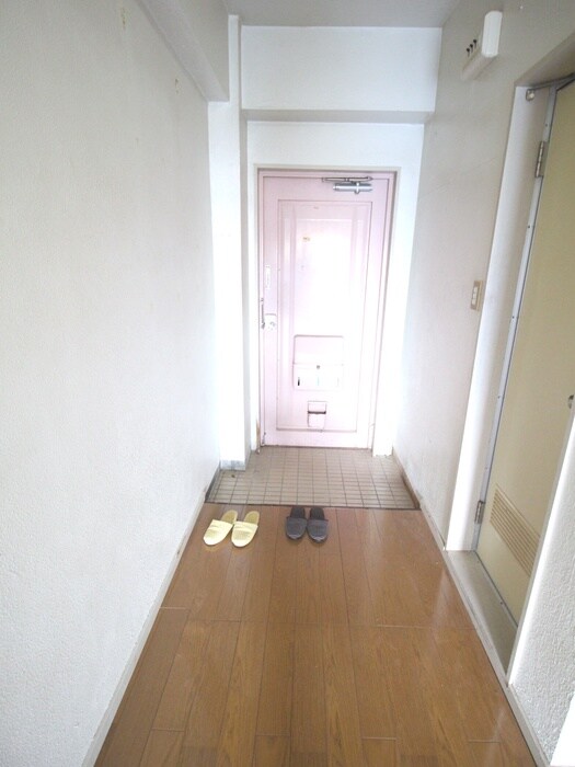 物件内観写真13　(玄関)