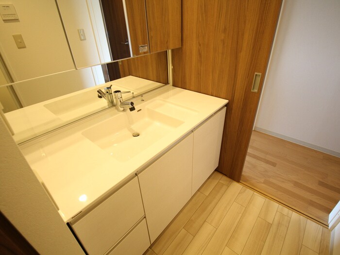 物件内観写真9　(洗面)