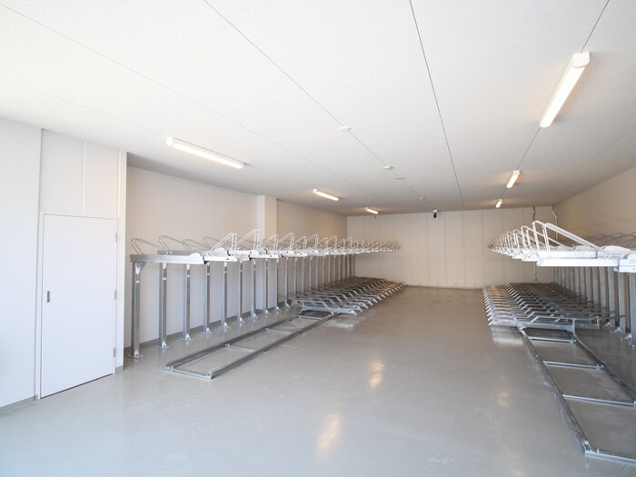 物件外観写真3　(駐輪場)