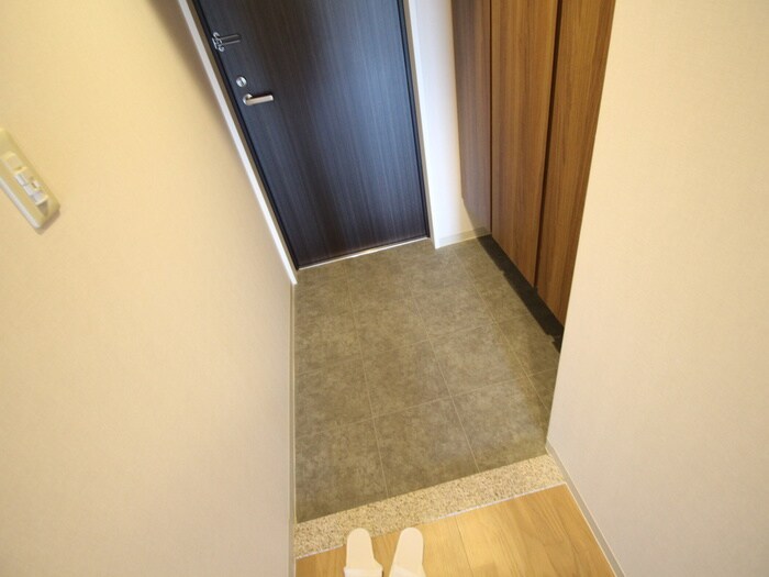 物件内観写真17　(玄関)