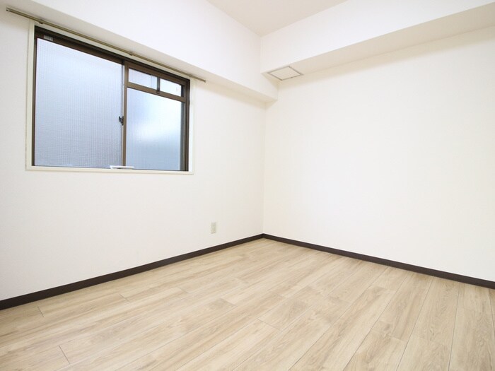 物件内観写真6　(居室)