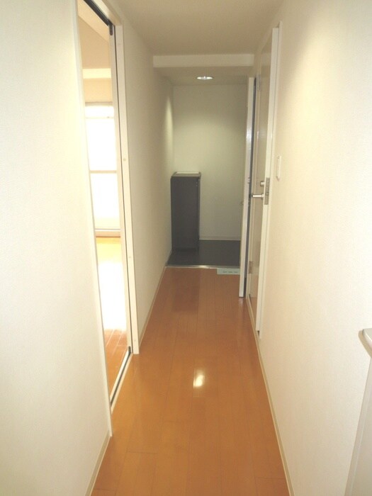 物件内観写真16　(玄関)