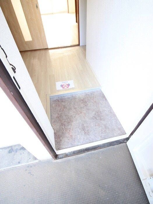 物件内観写真15　(玄関)