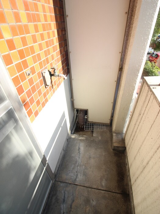 物件内観写真16　(洗濯機置場)