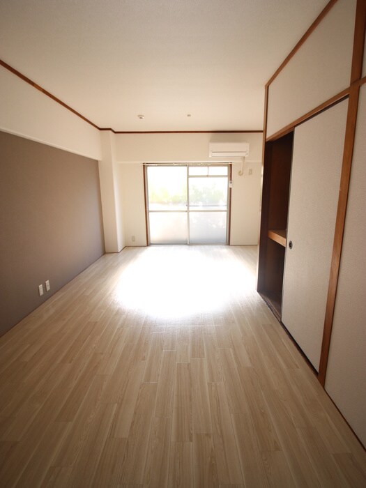 物件内観写真19　(居室)