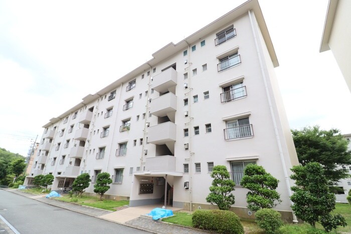 箕面如意谷住宅14号棟（104)の物件外観写真