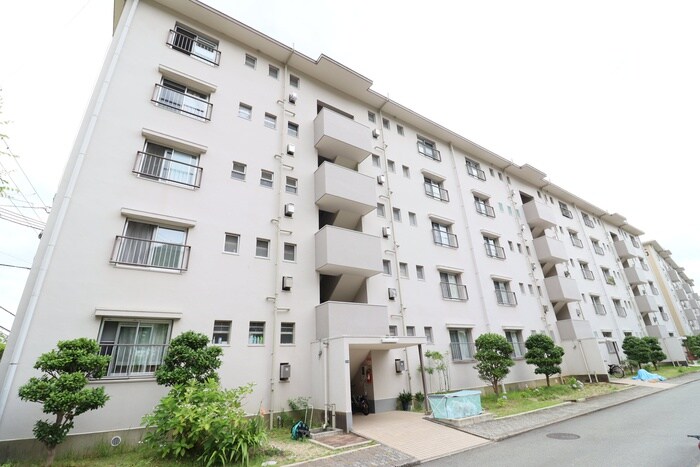 箕面如意谷住宅14号棟（104)の物件外観写真