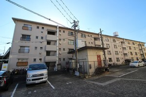 宏和マンション２号館外観写真