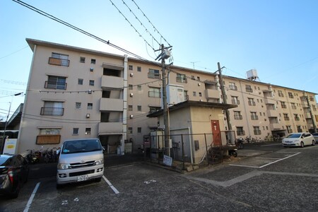 宏和マンション２号館外観写真