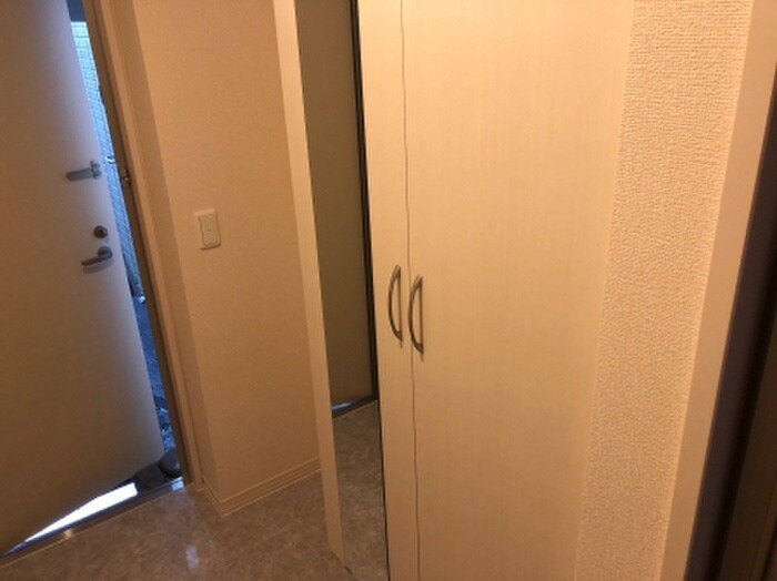 物件内観写真16　(玄関)
