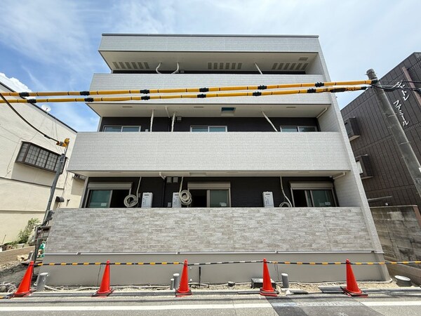 建築中